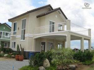 HOUSE and LOT FOR SALE AT BELLEFORT ESTATES 3bdrms accessible to Alabang Town Center