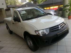 MITSUBISHI L-200 2.5L DSL GX 4X2 M/T SINGLE CAB PICK UP 2011/2012