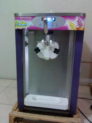 Soft ice cream maker