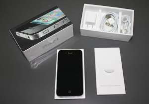 Offering : Factory Unlocked Apple iPhone 4 32GB(Brand new & original)