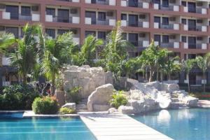 Las Pinas Condominium 2 Bedrooms Lanikai 2.7M